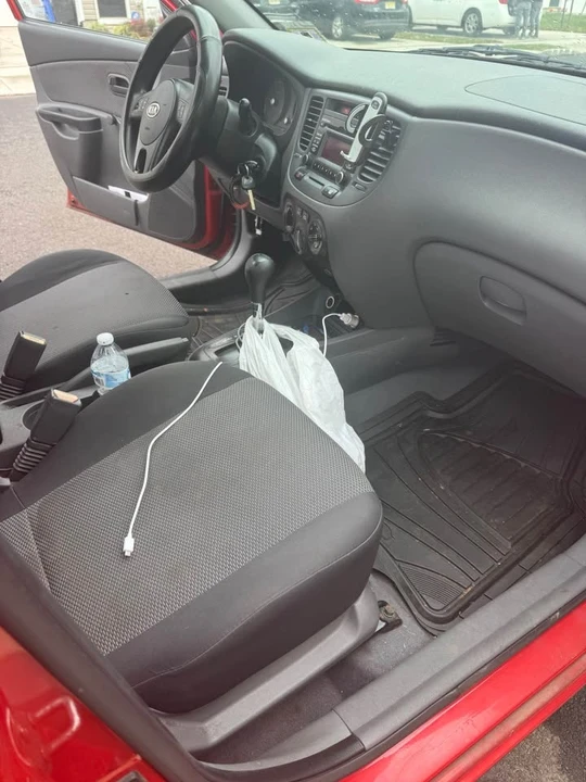 2010 Kia Rio - Image 12 of 14