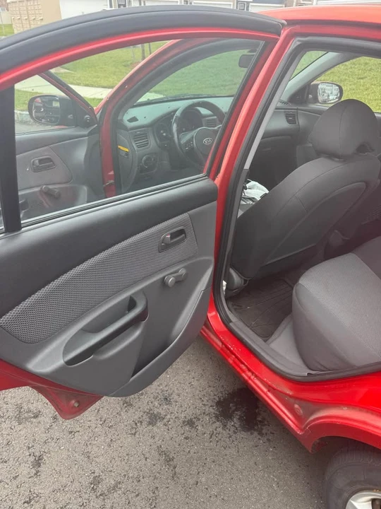 2010 Kia Rio - Image 10 of 14