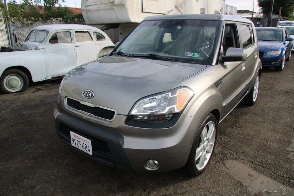 2010 Kia Soul - Image 2 of 21