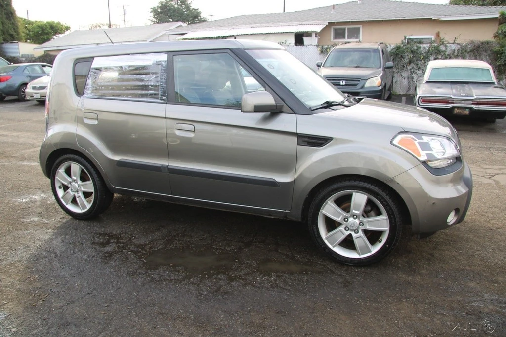 2010 Kia Soul - Image 7 of 21