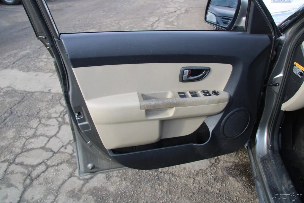 2010 Kia Soul - Image 11 of 21