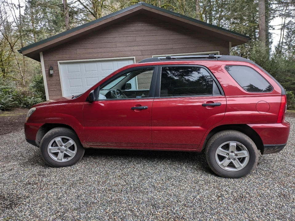 2010 Kia Sportage - Image 3 of 19