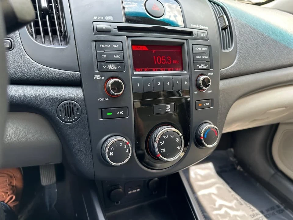 2010 Kia Forte - Image 15 of 20