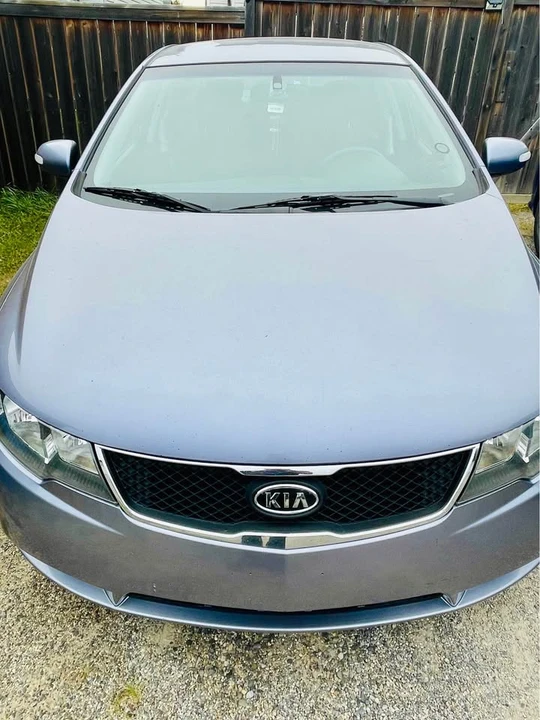 2010 Kia Forte - Image 2 of 3