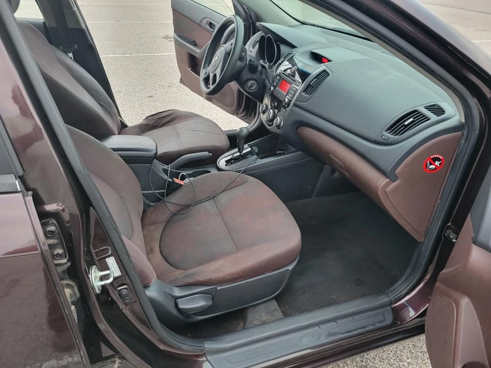 2010 Kia Forte - Image 6 of 12
