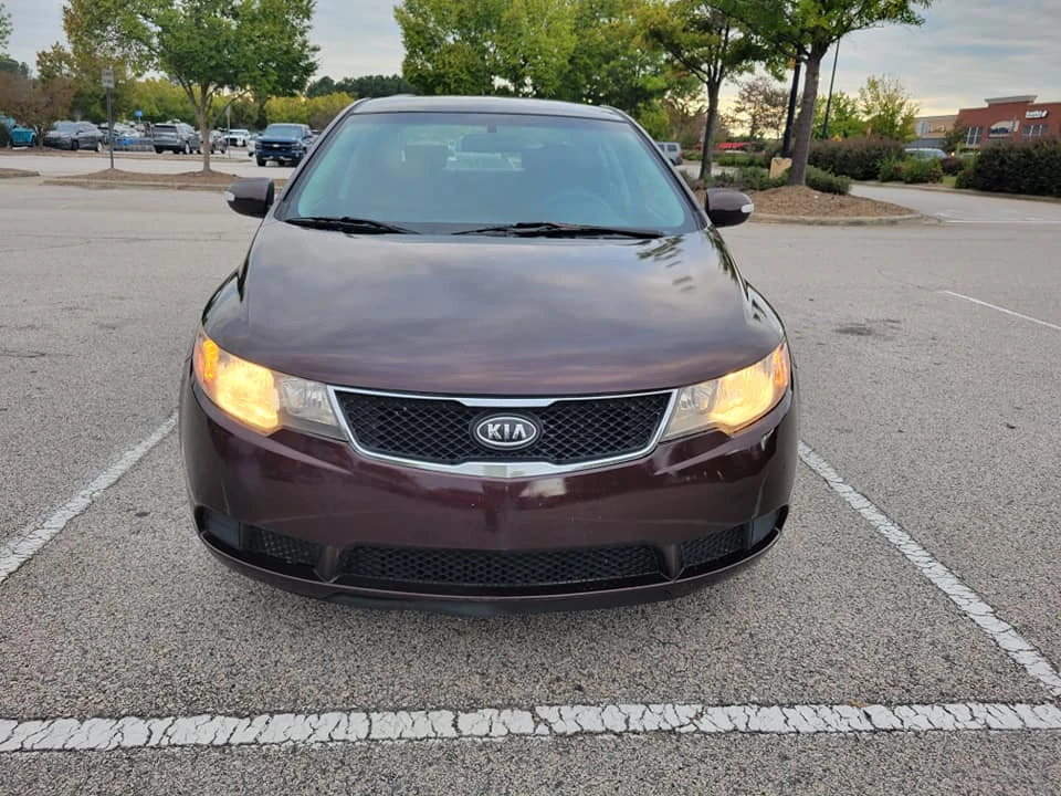 2010 Kia Forte - Image 2 of 12