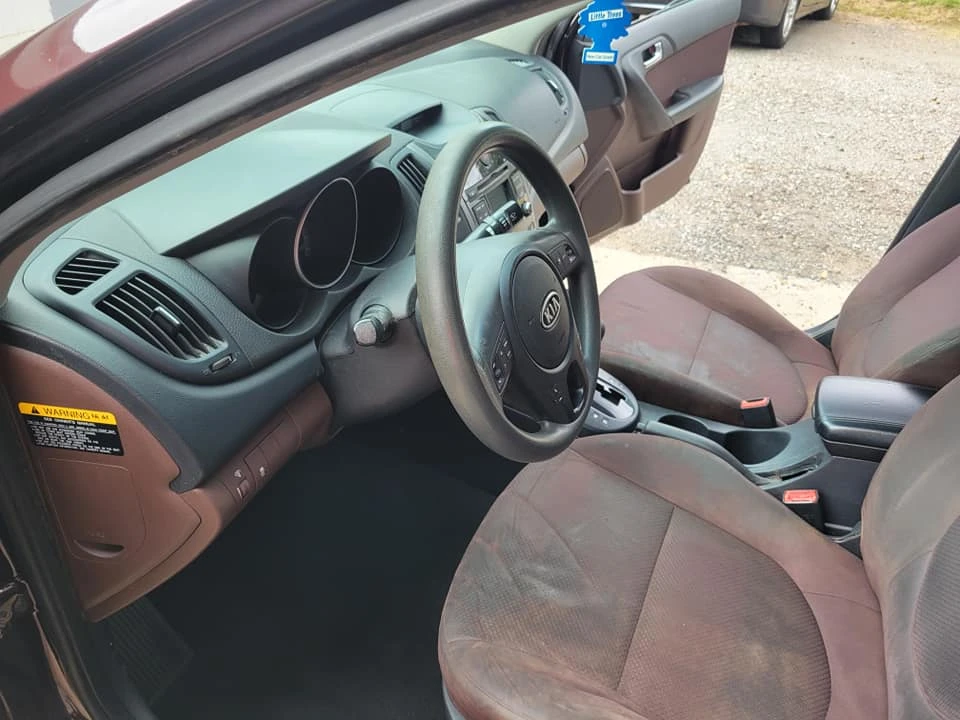 2010 Kia Forte - Image 10 of 12
