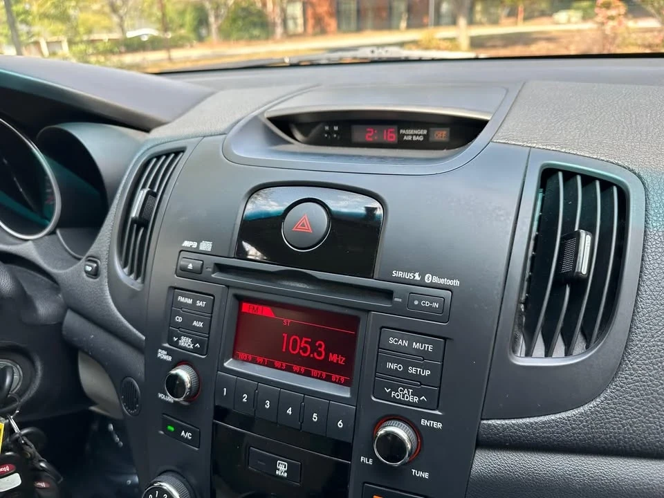 2010 Kia Forte - Image 18 of 20