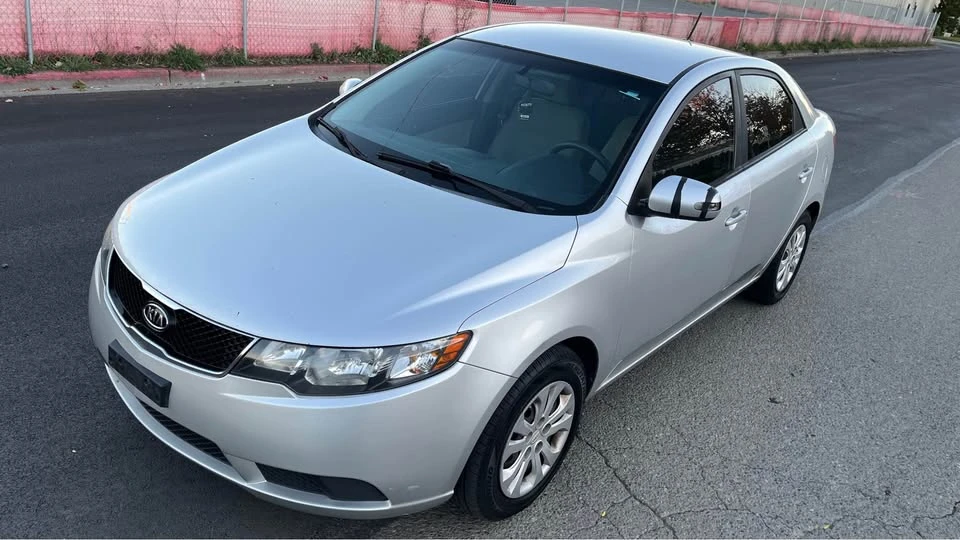 2010 Kia Forte - Image 3 of 10