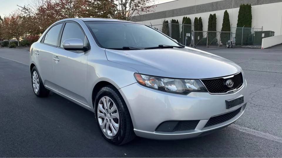 2010 Kia Forte - Image 6 of 10
