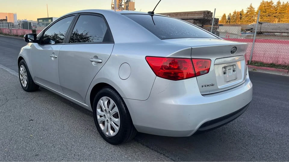 2010 Kia Forte - Image 4 of 10