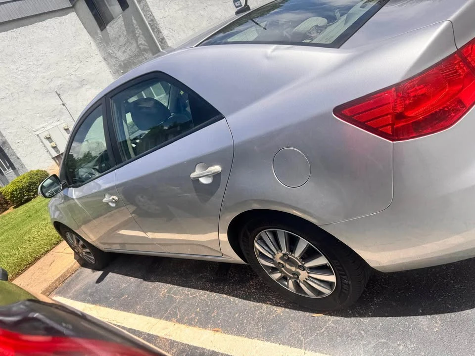2010 Kia Forte - Image 2 of 2