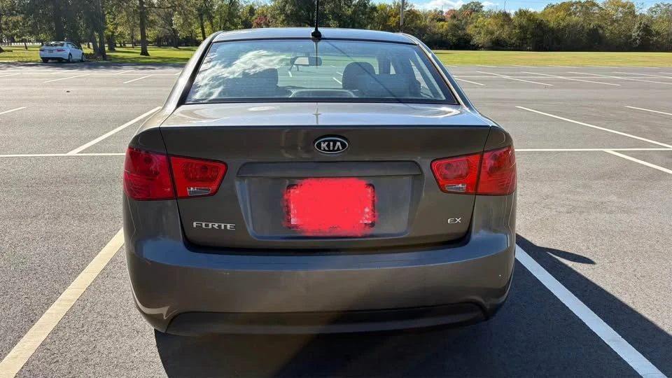 2010 Kia Forte - Image 10 of 10
