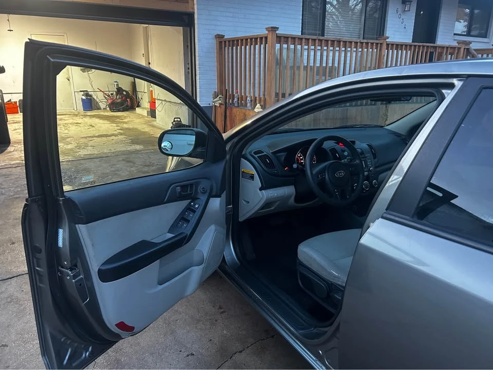 2010 Kia Forte - Image 7 of 9