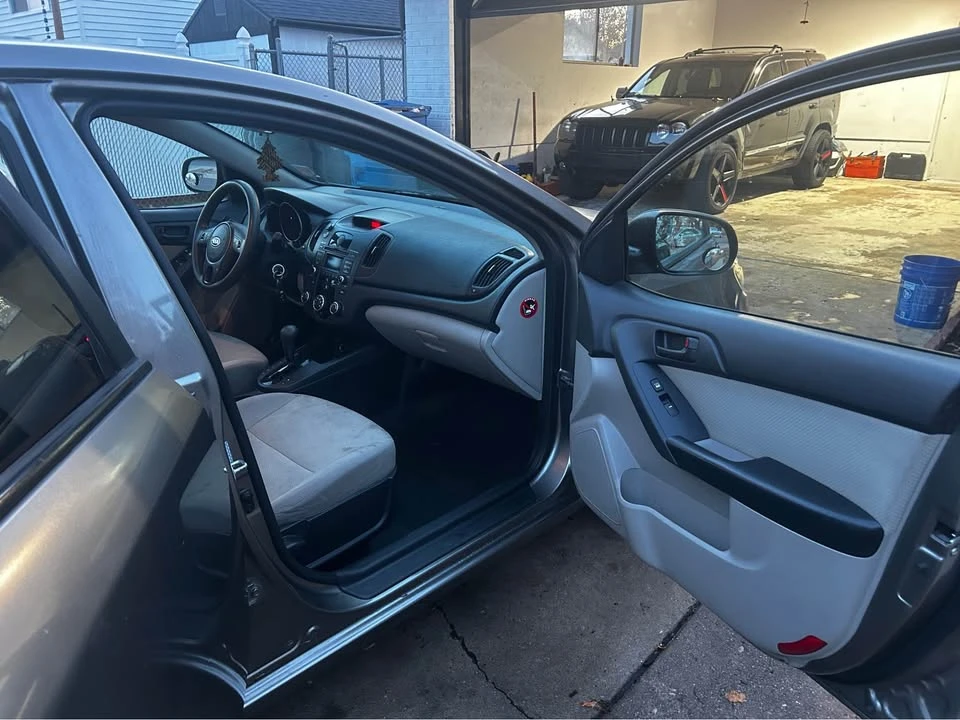 2010 Kia Forte - Image 3 of 9