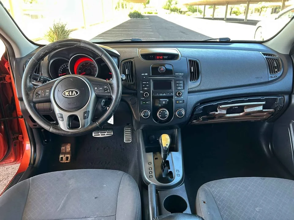 2010 Kia Forte - Image 9 of 13