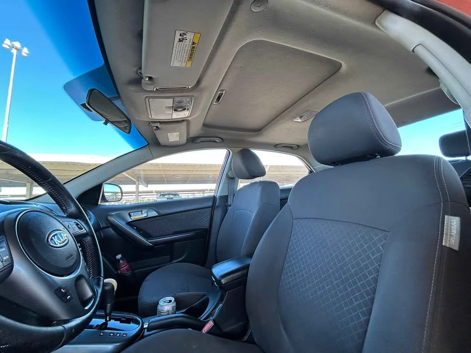 2010 Kia Forte - Image 8 of 13