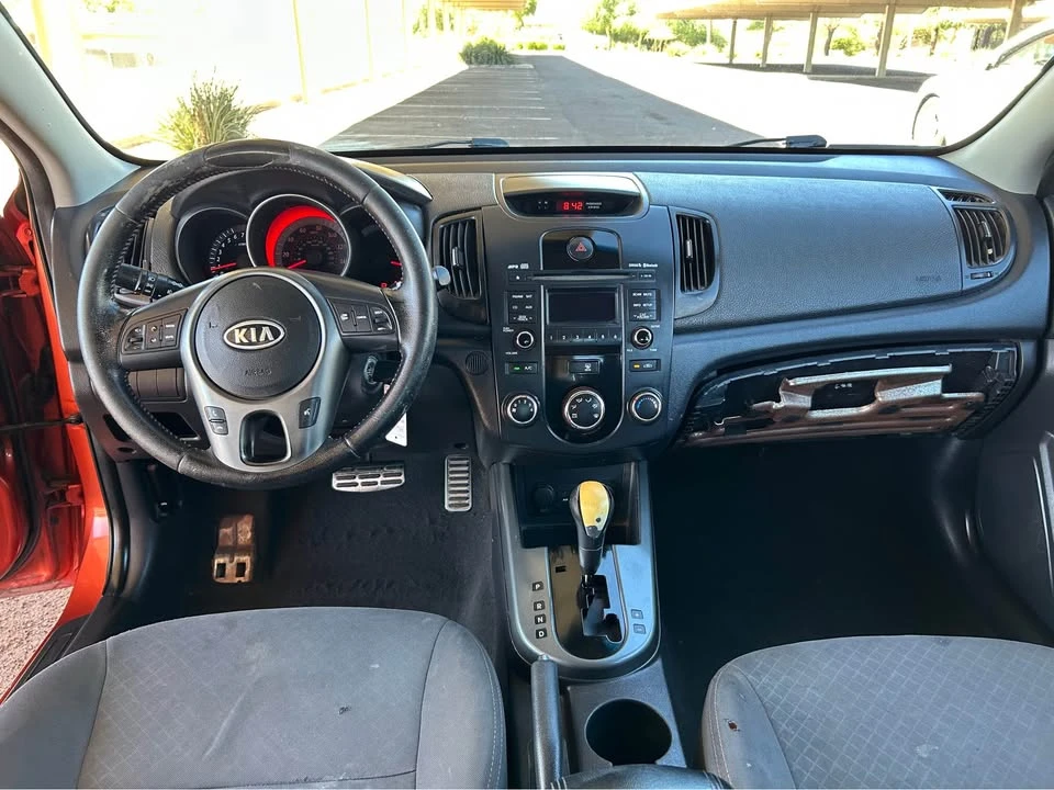 2010 Kia Forte - Image 10 of 14