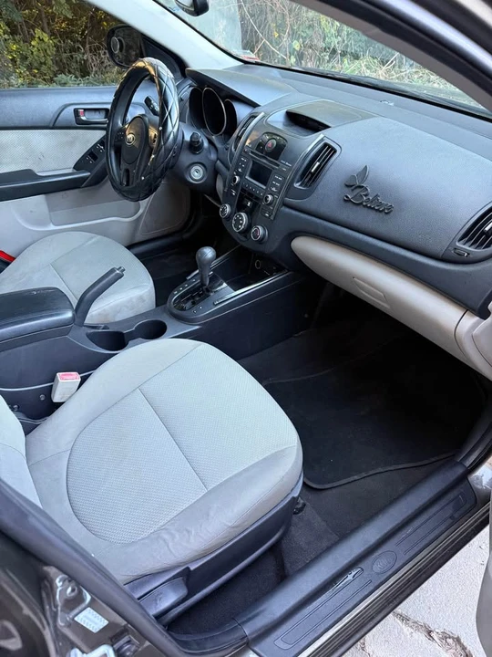 2010 Kia Forte - Image 3 of 6