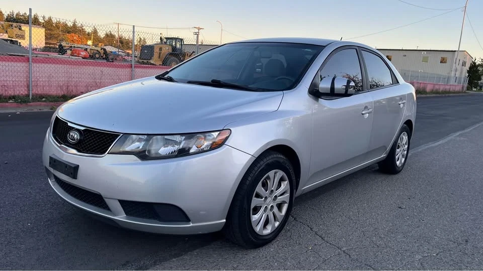 2010 Kia Forte - Image 2 of 10