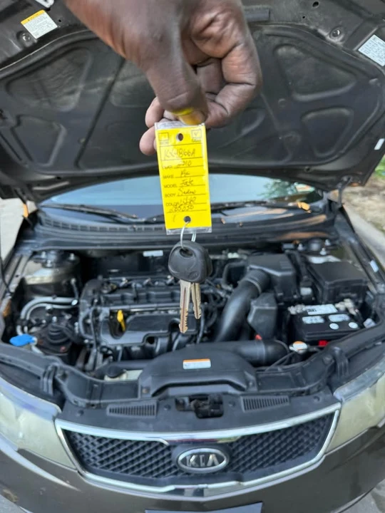 2010 Kia Forte - Image 2 of 6