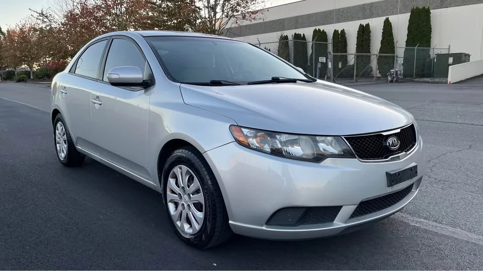 2010 Kia Forte - Image 6 of 10