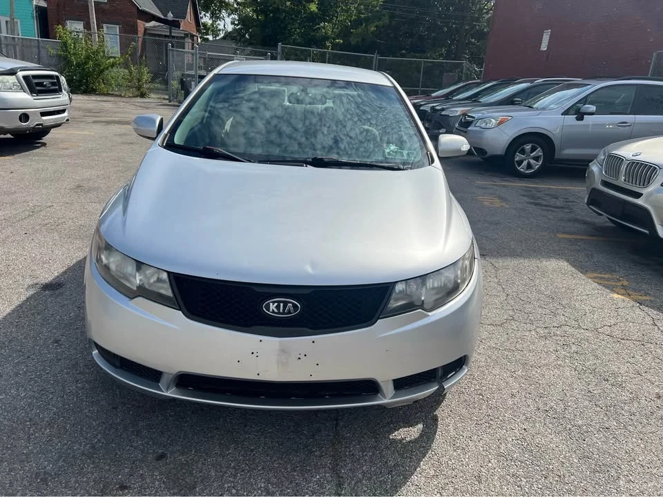 2010 Kia Forte - Image 3 of 11