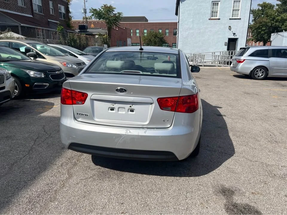 2010 Kia Forte - Image 6 of 11