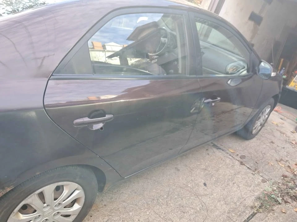 2010 Kia Forte - Image 7 of 20