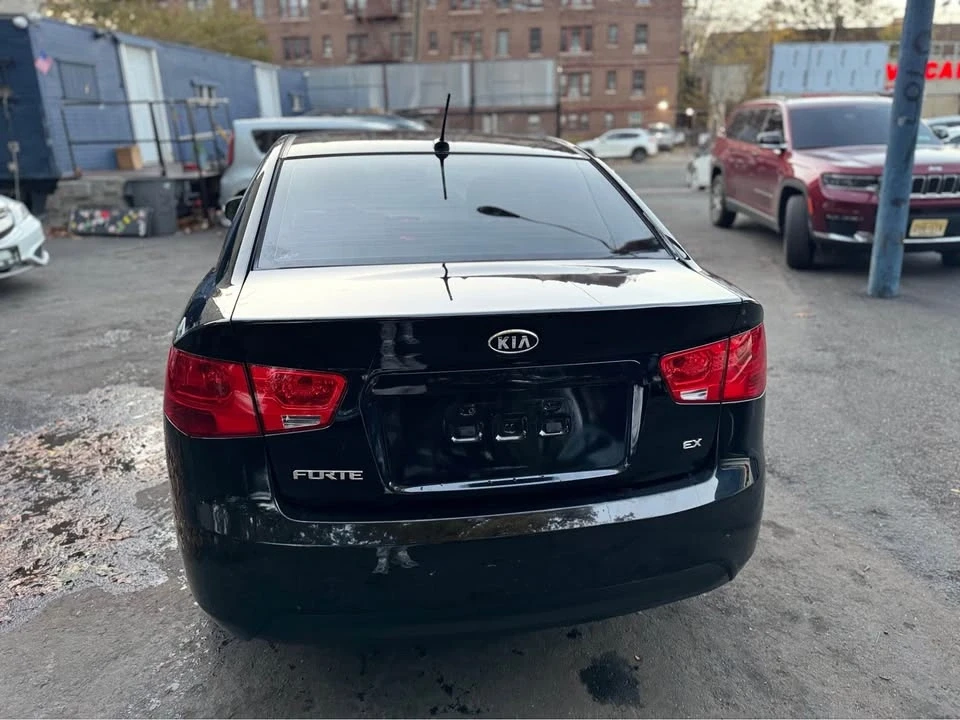 2010 Kia Forte - Image 6 of 12