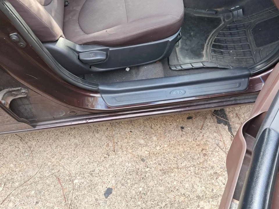 2010 Kia Forte - Image 16 of 20