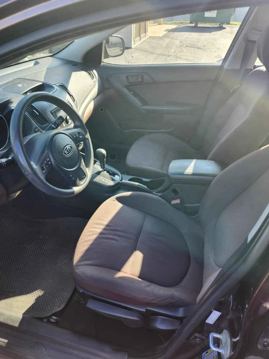 2010 Kia Forte - Image 15 of 19