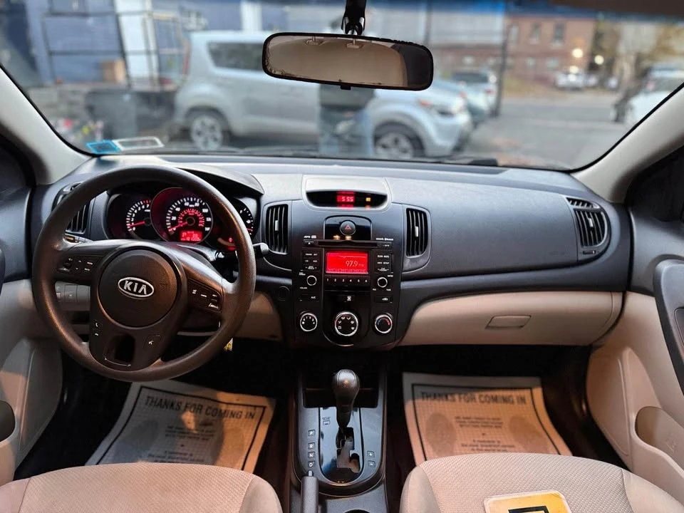 2010 Kia Forte - Image 10 of 12