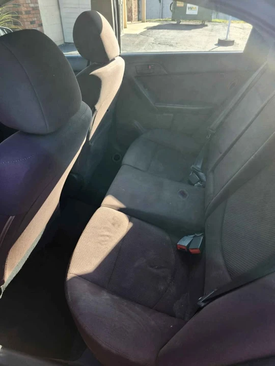 2010 Kia Forte - Image 13 of 19