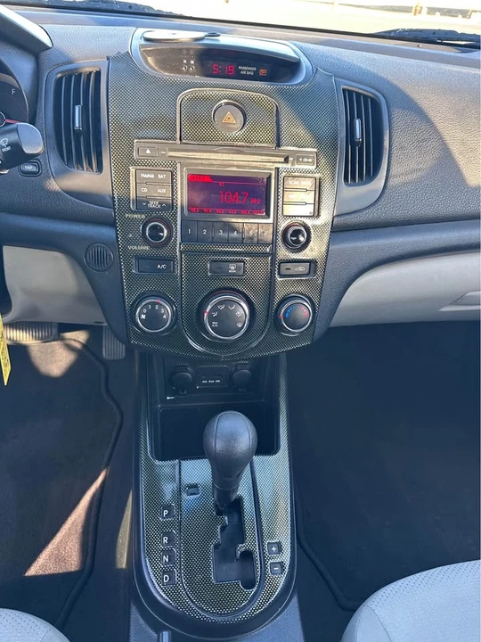 2010 Kia Forte - Image 9 of 10