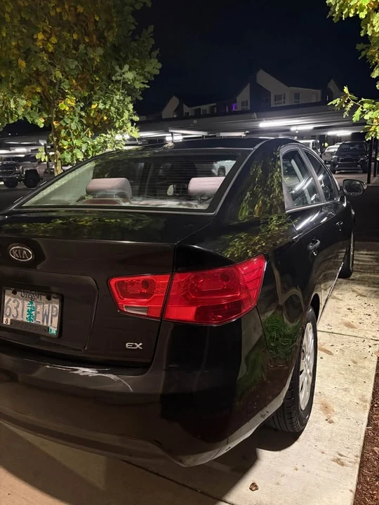 2010 Kia Forte - Image 2 of 9