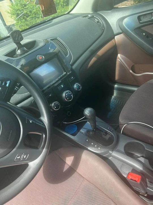 2010 Kia Forte - Image 5 of 6