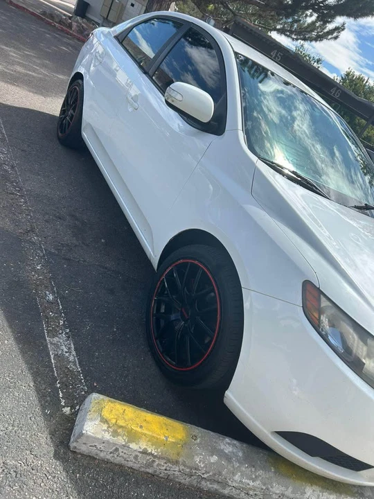 2010 Kia Forte - Image 2 of 6