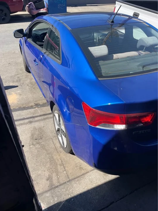 2010 Kia Forte - Image 2 of 9