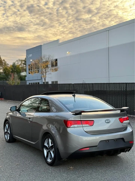 2010 Kia Forte - Image 6 of 11
