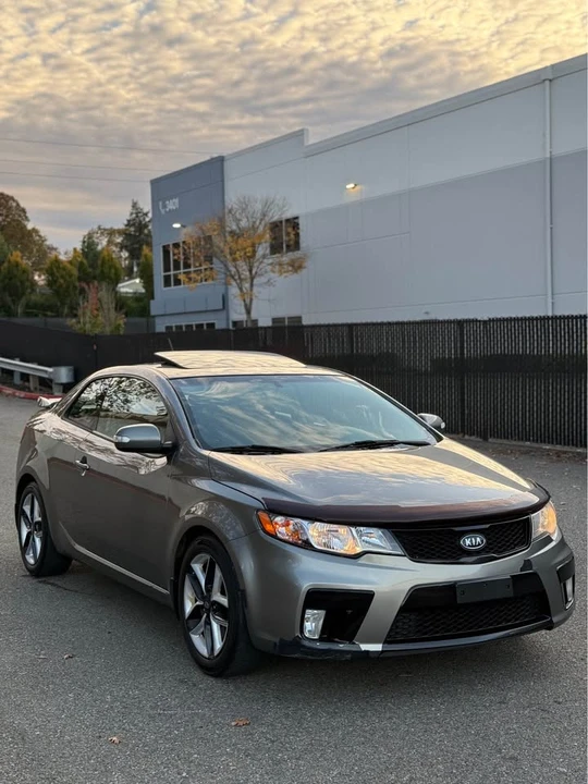 2010 Kia Forte - Image 3 of 11