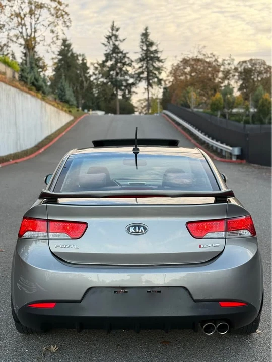 2010 Kia Forte - Image 5 of 11