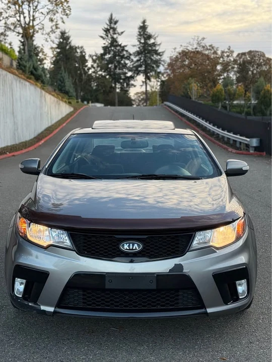 2010 Kia Forte - Image 2 of 11