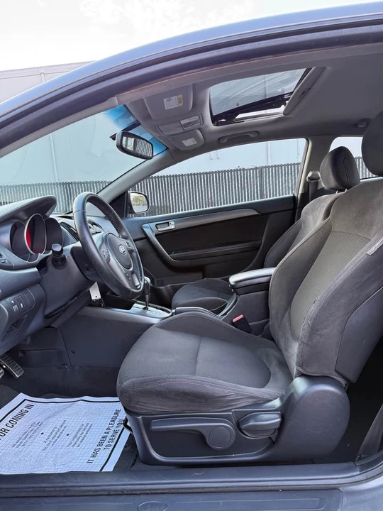 2010 Kia Forte - Image 7 of 11