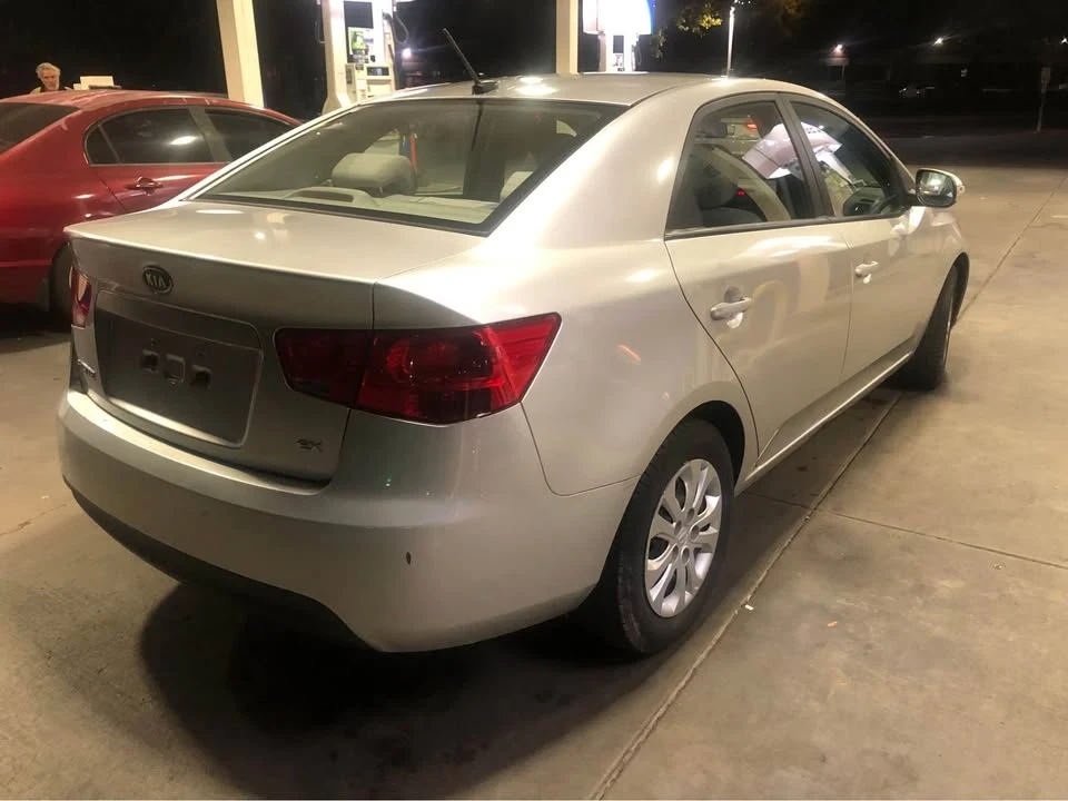2010 Kia Forte - Image 11 of 13