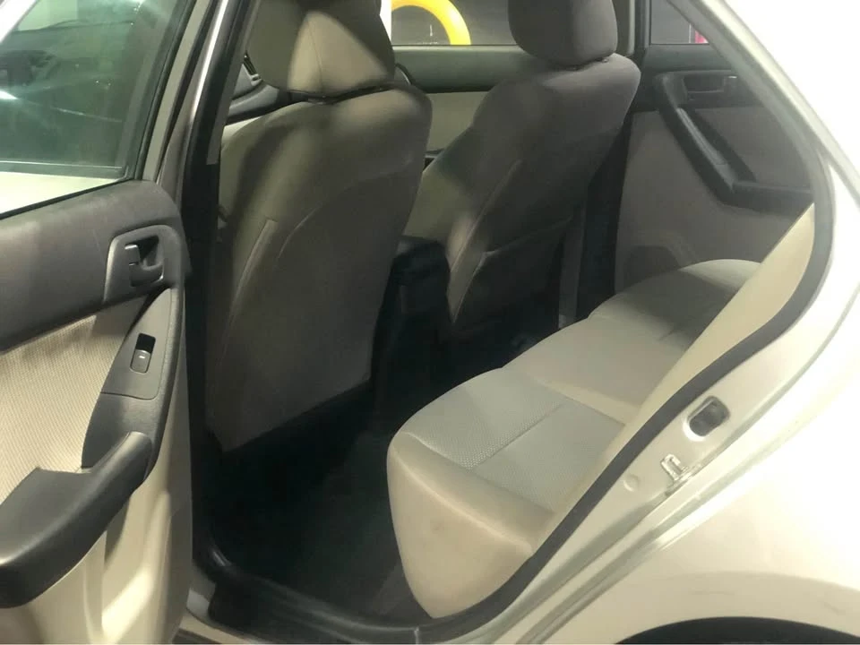 2010 Kia Forte - Image 6 of 13