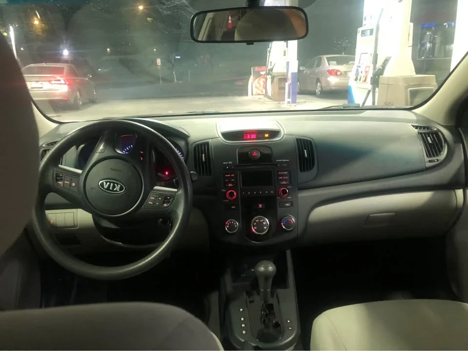 2010 Kia Forte - Image 5 of 13