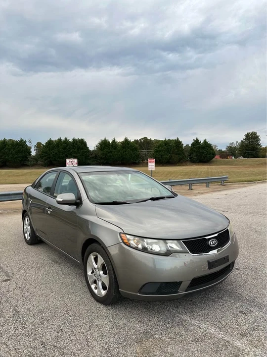 2010 Kia Forte - Image 7 of 14