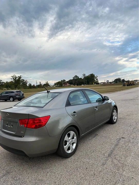 2010 Kia Forte - Image 5 of 14