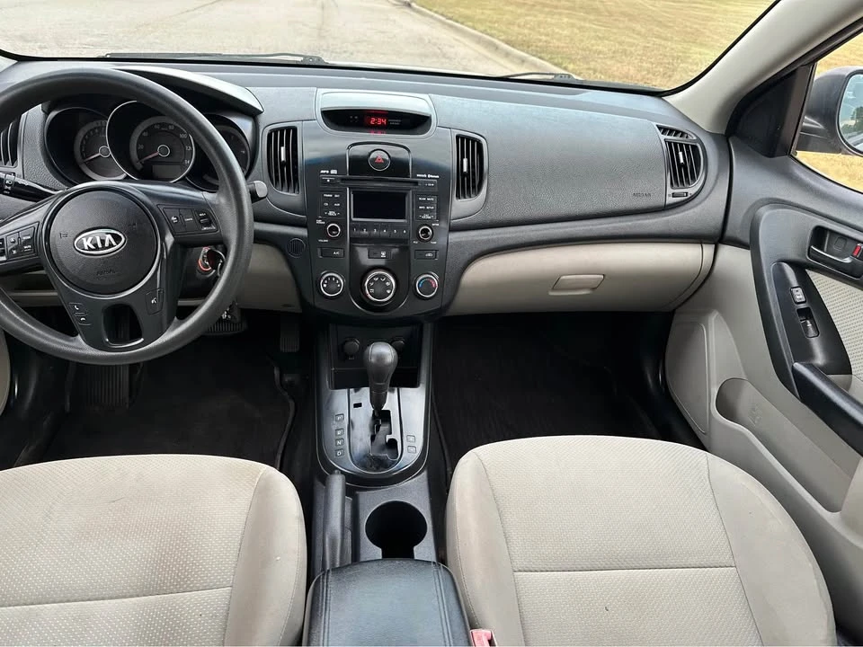 2010 Kia Forte - Image 11 of 14